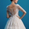 Dissimuler la graisse dorsale dans une robe de mariée n’est pas difficile !